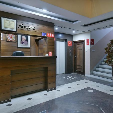 Oyo 2289 Hotel Radha Palace Kukas Luaran gambar
