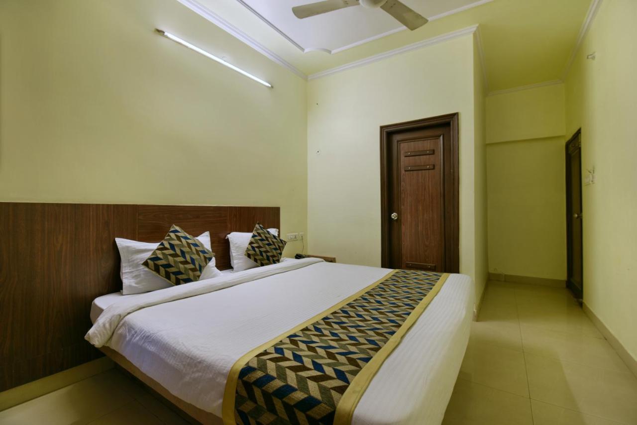 Oyo 2289 Hotel Radha Palace Kukas Luaran gambar