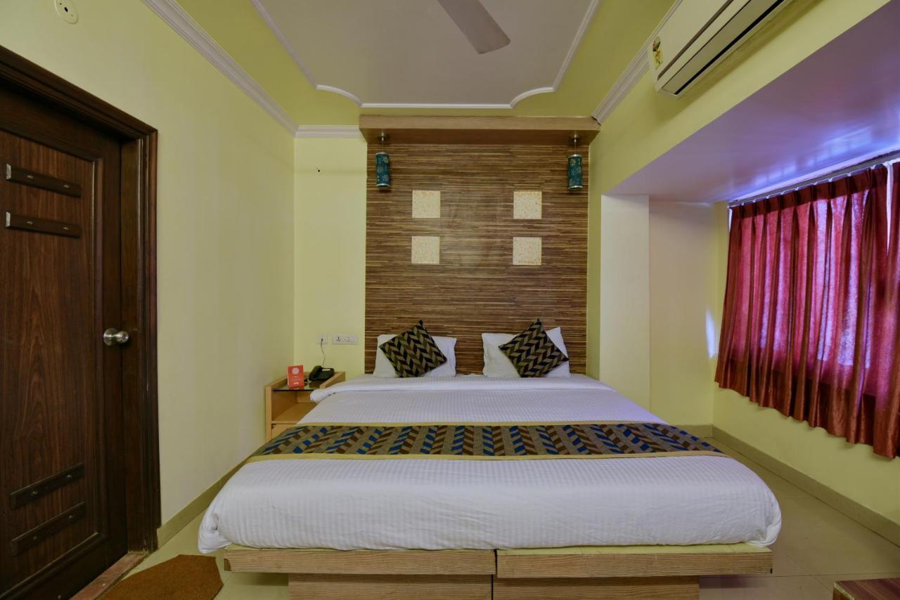 Oyo 2289 Hotel Radha Palace Kukas Luaran gambar
