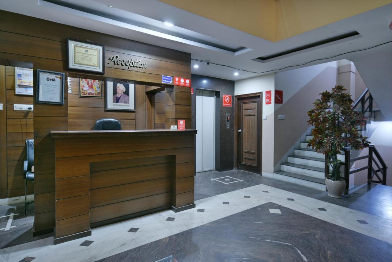 Oyo 2289 Hotel Radha Palace Kukas Luaran gambar